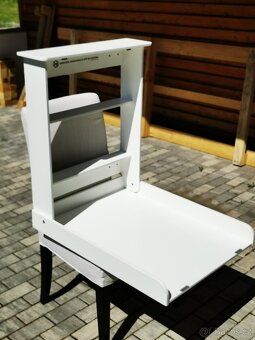 Přebalovací pult - nástěnný - 2