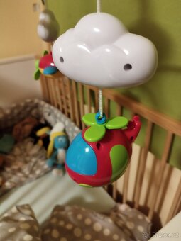 Kolotoč nad postýlku - 2