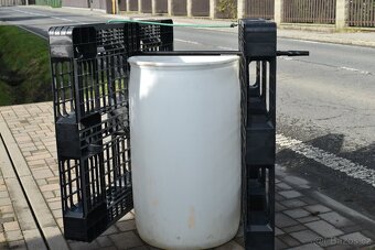 Prodej sudů  PVC  a plastových palet - 2