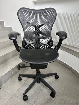 kancelářská židle Herman Miller Mirra - top stav - 2