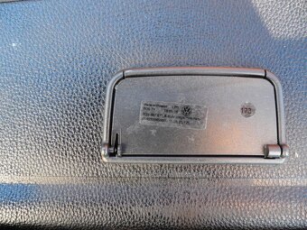 Prodám Originál Roletu kufru do VW Passat B8 - 2