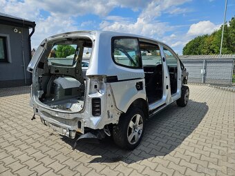 VW Sharan 7N, blatník, díly, práh, karoserie, nosník. - 2