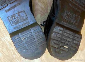 Dr. Martens, - 2