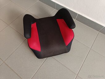 Prodám dětský podsedák do auta - 2