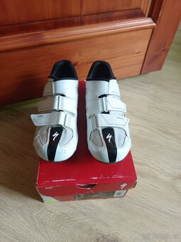 Tretry Specialized sport rd - 2