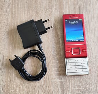 TLAČÍTKOVÝ MOBILNÍ TELEFON SONY ERICSSON J20i - 2
