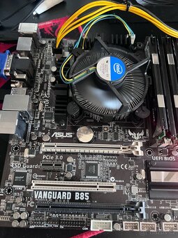 Zakladni deska z cpu a paměťi - 2