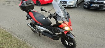 Skútr Aprilia SR MAX 300 - 2