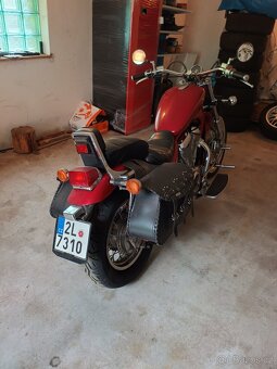 Suzuki Intruder 800 - 2