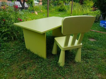 Dětský stůl a židle - 2