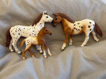 Schleich klisna s hříbětem - 2