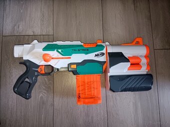 Nerf - originální zbraň + zásobník + 20 nábojů - 2