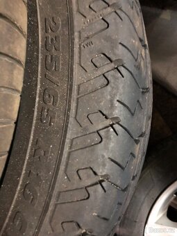 Zánovní pneu 235/65 r16C letní - 2