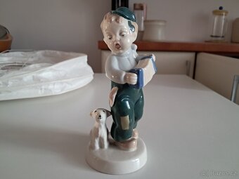 Porcelánová soška chlapec s harmonikou a psem ROYAL - 2