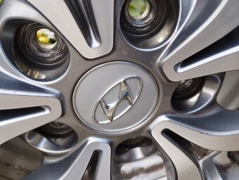 Originál ALU kola Hyundai i30 R16 + letní pneu - 2