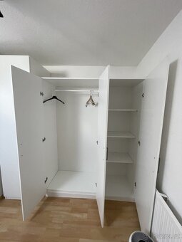 Šatní skříň - 2