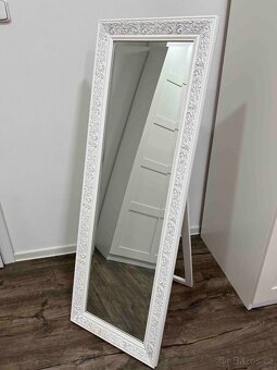 Stojací zrcadlo v ozdobném rámu 130x45 cm - 2