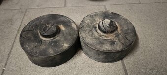 Prodám podložky a pružiny na octavia 1 4x4 - 2