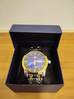 Krásné hodinky v dárkové krabičce - 2