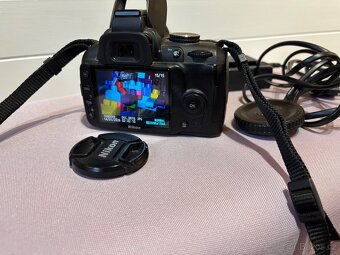 Zrcadlovka NIKON D3000 - 2