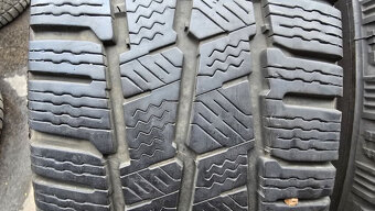 Zimní pneu 225/65/16c Michelin - 2