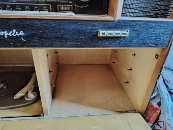 Historické gramorádio Tesla - 2