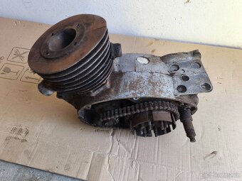 Motor ČZ 125T - 2