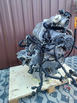 Motor 2,5 tdi 128kw : AXE top stav T5 KOMLETNÍ - 2