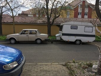 Wartburg s obyt.přívěsem - 2