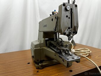 Průmyslový knoflíkovací šicí stroj JUKI MB-372 - 2
