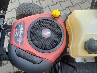 ZAHRADNÍ TRAKTOR HUSQVARNA - 2