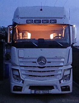 Mercedes Actros - 2