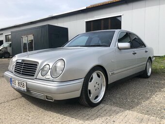 Mercedes Benz W210 E420 V8 - 2