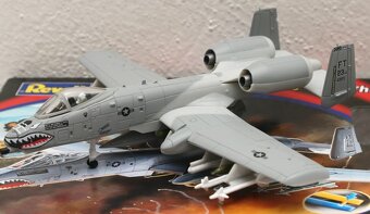 Bojové letouny Revell easykit (1:100) - 2