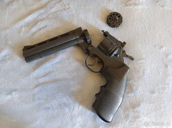 Vzduchový revolver Crosman 357 - 2