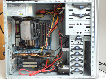 Počítač Intel Core 2 QUAD - 2
