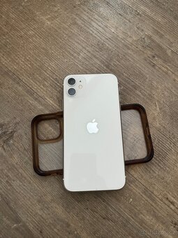 iPhone 11 64GB - 2