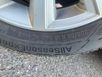Celoroční pneu Volkswagen 205/55/R16 5x112 - 2