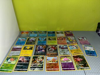Mix Vzácnějších Pokémonů - V, holo, foil - 2