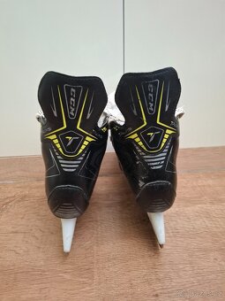 Hokejové brusle CCM 2092 - 2