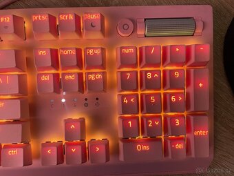 Růžová mechanická klávesnice Razer BlackWidow V3 Quartz Edit - 2