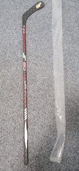 Juniorská carbonová hokejka JR HOCKEY flex 50 pravá - 2