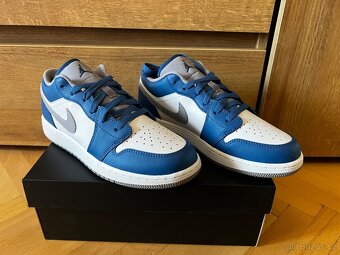 Air Jordan 1 Low "True Blue Cement" - 2