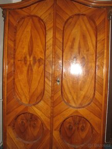 starožitný nábytek - 2