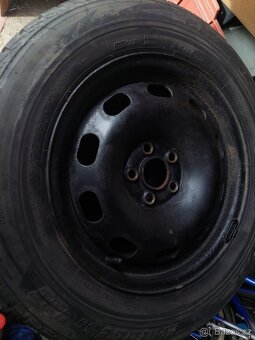 Zimni pneu Škoda Octavia rozteč 5x100 195/65 R15 - 2