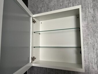 Skleněná skříňka  Ikea Besta - 2