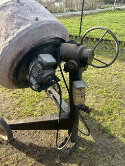 Stavební míchačka. - 2