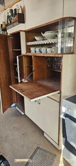 starožitný kredenc - 2