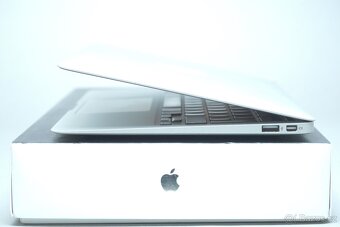 ZÁRUKA/Macbook Air 13.3"/I5 1.6HZ/8GB RAM/128GB SSD/CZ - 2