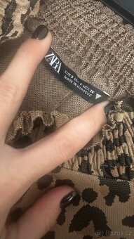 Šaty vel.S - Zara - jako nové - z pevného materiálu - 2
